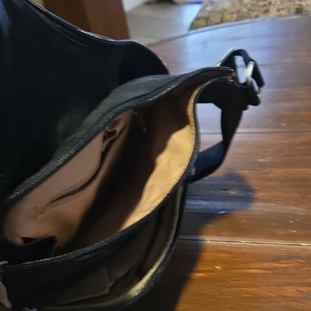 Bagallini Black Crossbody Bag (Bin18)
